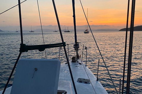 2 Night Small Group Whitsundays Sailing Adventure Aboard Mandrake - Phillip Island Accommodation 2