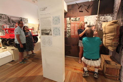 Cairns Aquarium And Small Group City Sightseeing Tour - Phillip Island Accommodation 1