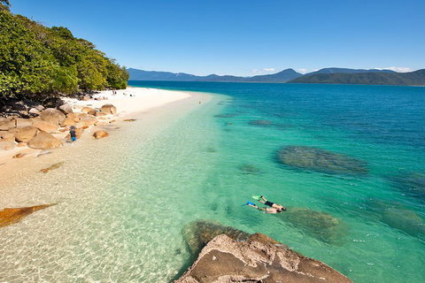 Fitzroy Island Catamaran Transfers From Cairns - Phillip Island Accommodation 4