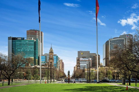 Adelaide Highlights, Hahndorf & McLaren Vale Wine Tasting And Sightseeing Tour - Phillip Island Accommodation 1