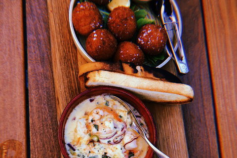 Personalised, All-inclusive Day Tours Of The Hunter Valleys Finest Venues - Phillip Island Accommodation 4